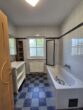Badezimmer - Renovierte 3 Zimmer Wohnung mit Balkon im Herzen von Pitten!