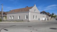 Bild - Sanierungsbedürftiges Haus mit Garten & Ausbaupotenzial (Dachboden) zu verkaufen!